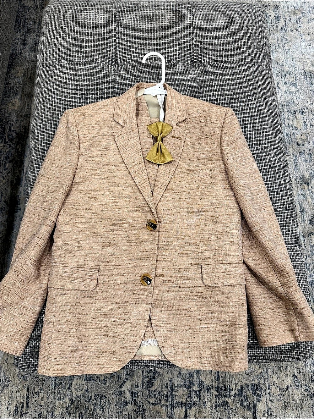 Boys 4pm suit Size 8 Blazer with Bow Like New